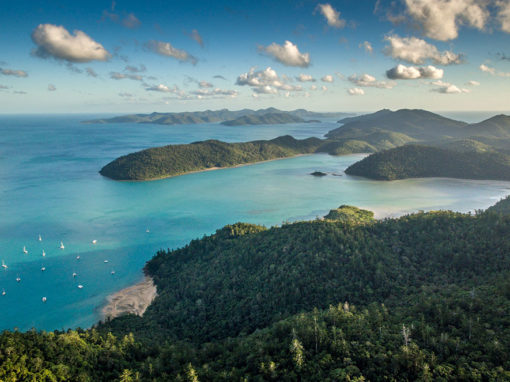 Cumberland Yacht Charters | WHITSUNDAYS